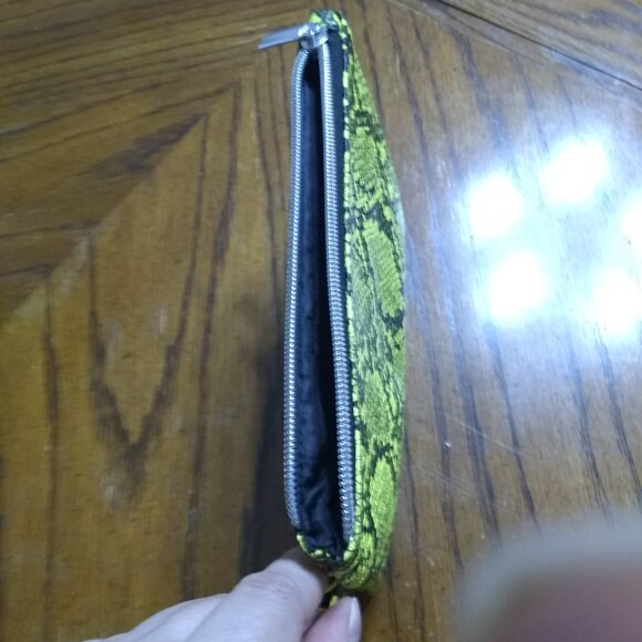 Ring holder, small  wristlet purse ( green) - Picture 3 of 4